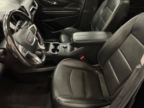 Used 2022 GMC Terrain SLT w/ Infotainment Package II AWD/4WD image 10