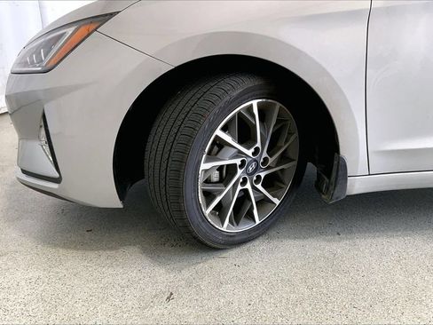 Used 2020 Hyundai Elantra Limited FWD image 20