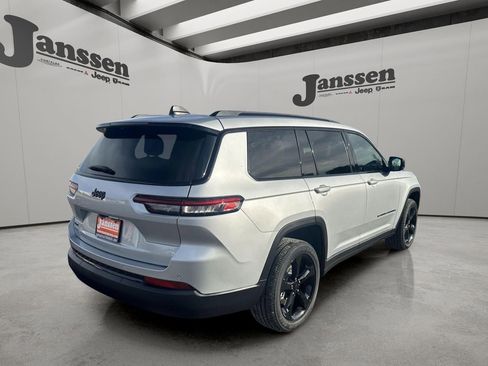 New 2025 Jeep Grand Cherokee L Altitude image 4