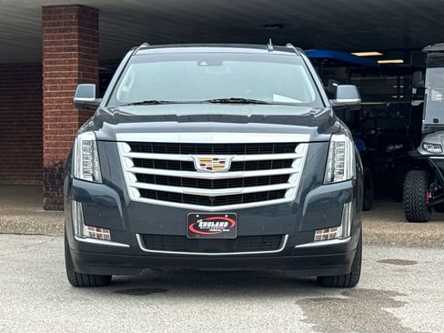 Used 2020 Cadillac Escalade Premium Luxury RWD image 2