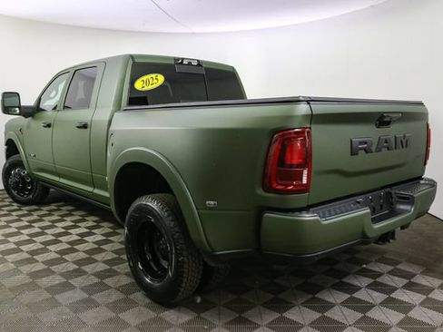 Used 2025 RAM 3500 Limited AWD/4WD image 9