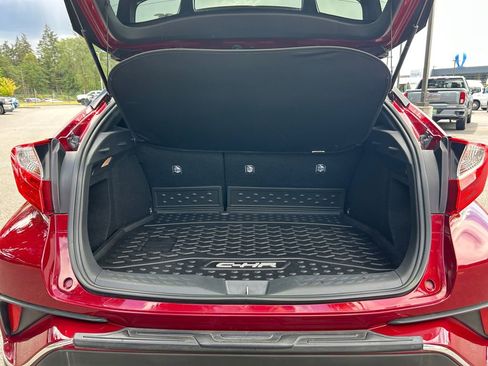Used 2019 Toyota C-HR Limited FWD image 23