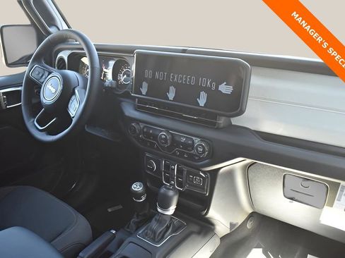 New 2025 Jeep Gladiator Sport image 17