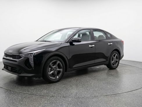Used 2025 Kia K4 FWD image 3