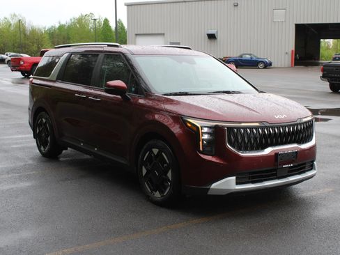 New 2026 Kia Carnival EX FWD image 3