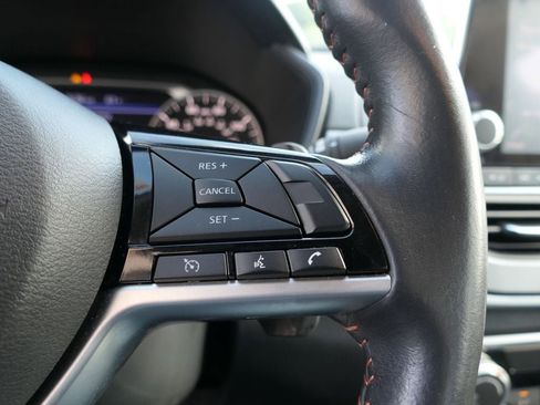 Used 2024 Nissan Altima 2.5 SR FWD image 16