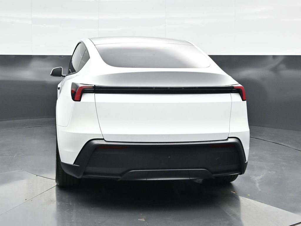 Used 2026 Tesla Model Y 2WD image 8