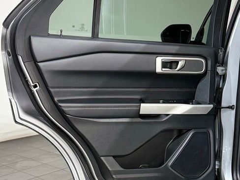 Used 2022 Ford Explorer XLT w/ Equipment Group 202A image 48