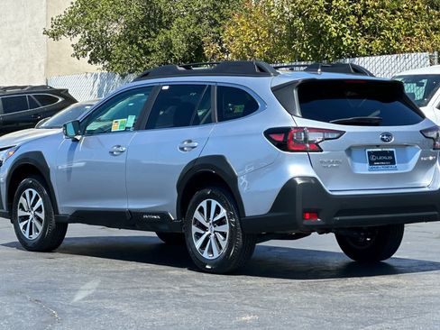 Used 2024 Subaru Outback Premium AWD/4WD image 7