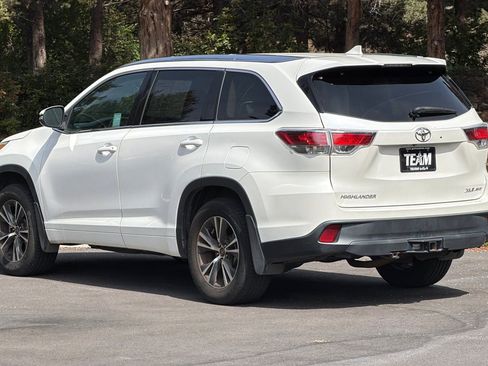 Used 2016 Toyota Highlander XLE AWD/4WD image 6