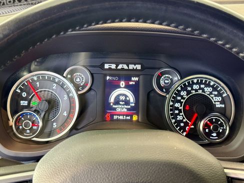 Used 2023 RAM 2500 Big Horn w/ Level 1 Equipment Group image 11