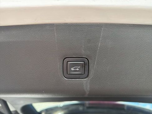 Used 2019 Chevrolet Traverse Premier w/ Redline Edition AWD/4WD image 30