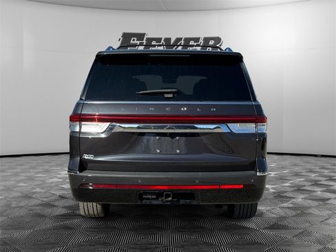 Used 2024 Lincoln Navigator L Reserve image 6