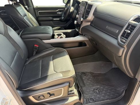 Used 2024 RAM 1500 Laramie AWD/4WD image 16