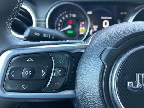 Used 2023 Jeep Wrangler Unlimited Sahara image 24