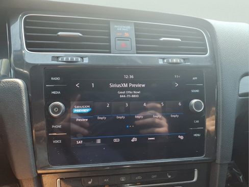 Used 2019 Volkswagen Golf SE FWD image 18