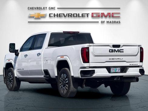 Used 2024 GMC Sierra 3500 Denali Ultimate AWD/4WD image 5
