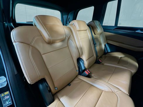 Used 2017 Mercedes-Benz GLS 450 4MATIC image 27