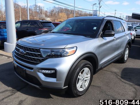 Used 2022 Ford Explorer XLT w/ Equipment Group 202A image 6