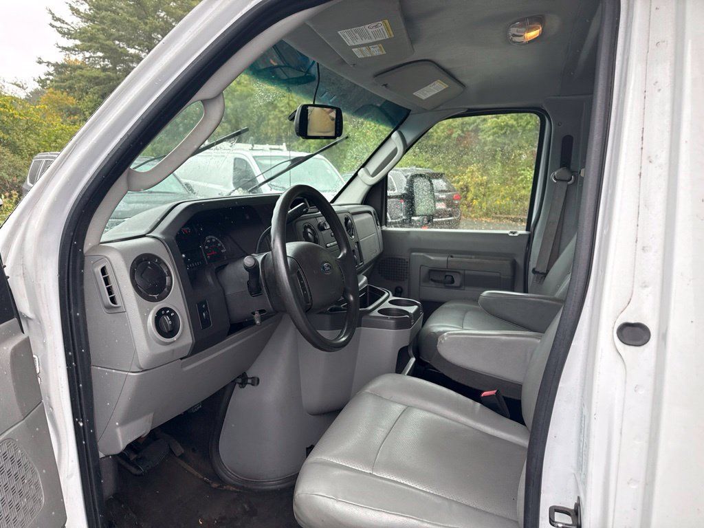 Used 2016 Ford E-350 and Econoline 350 Super Duty RWD image 9