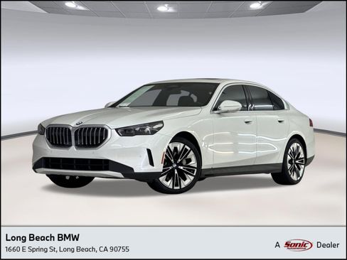 Certified 2024 BMW 530i w/ Convenience Package RWD image 1
