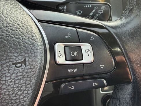 Used 2019 Volkswagen Tiguan SEL image 43