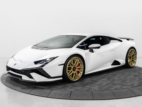 Used 2024 Lamborghini Huracan Tecnica RWD image 2