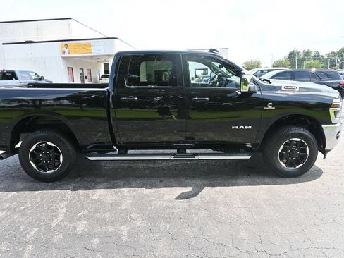 Used 2025 RAM 2500 Laramie AWD/4WD image 16