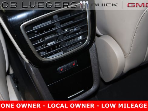 Used 2021 Lincoln Nautilus Reserve image 16