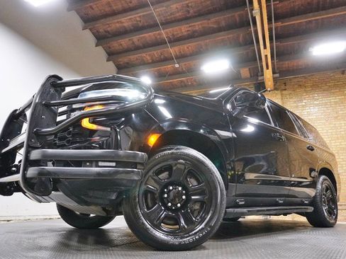 Used 2021 Chevrolet Tahoe 2WD w/ 1FL Safety Package image 3
