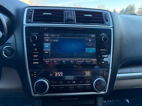 Used 2018 Subaru Outback 2.5i Limited AWD/4WD image 9