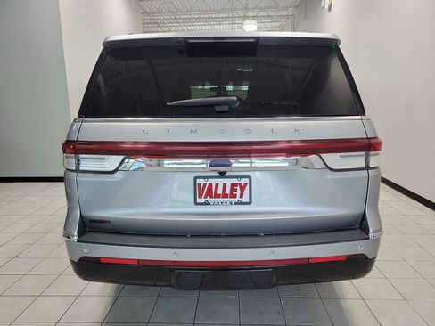 Used 2022 Lincoln Navigator Reserve image 5