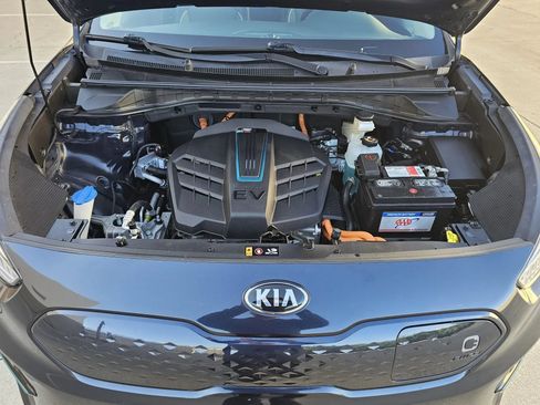 Used 2020 Kia Niro EX FWD image 35