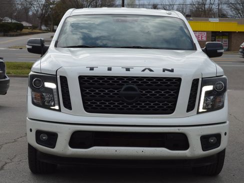 Used 2018 Nissan Titan SV w/ SV Convenience Package image 3