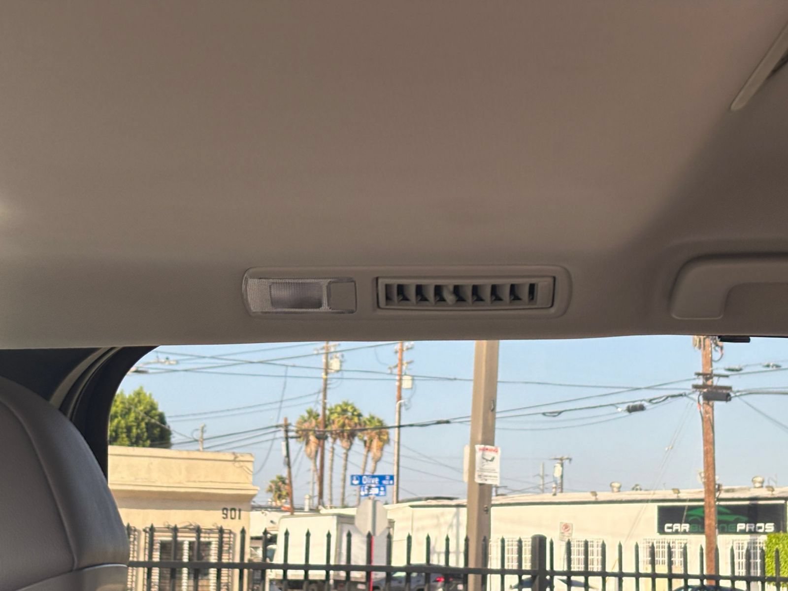 Used 2025 Toyota Sienna XLE FWD image 24