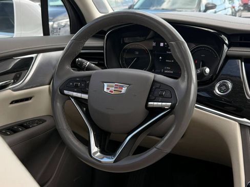 Used 2020 Cadillac XT6 Premium Luxury AWD/4WD image 32