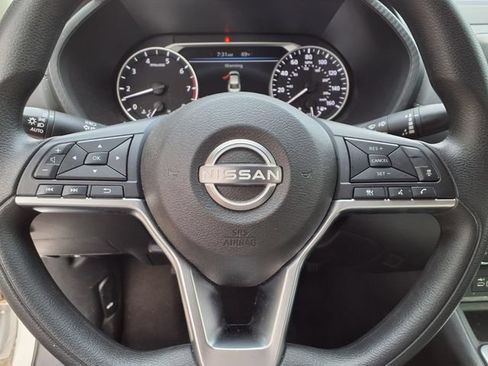 Used 2024 Nissan Sentra SV FWD image 10