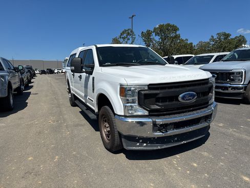 Used 2022 Ford F250 XL w/ Power Equipment Group AWD/4WD image 3