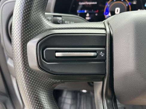 Used 2024 Chevrolet Colorado W/T RWD image 21