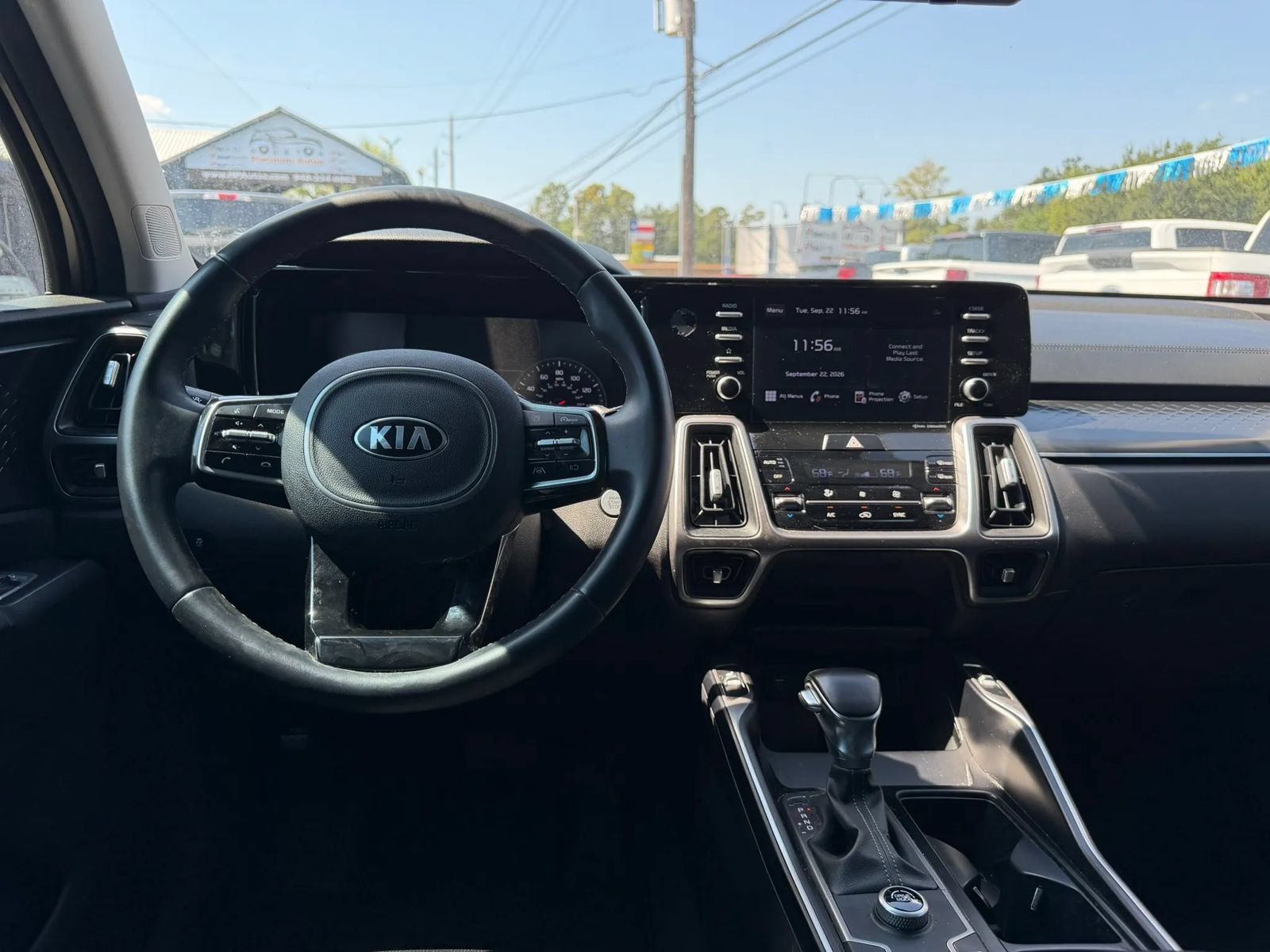 Used 2021 Kia Sorento S w/ Panoramic Sunroof Package FWD image 15