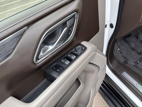 Used 2023 GMC Yukon SLT image 14