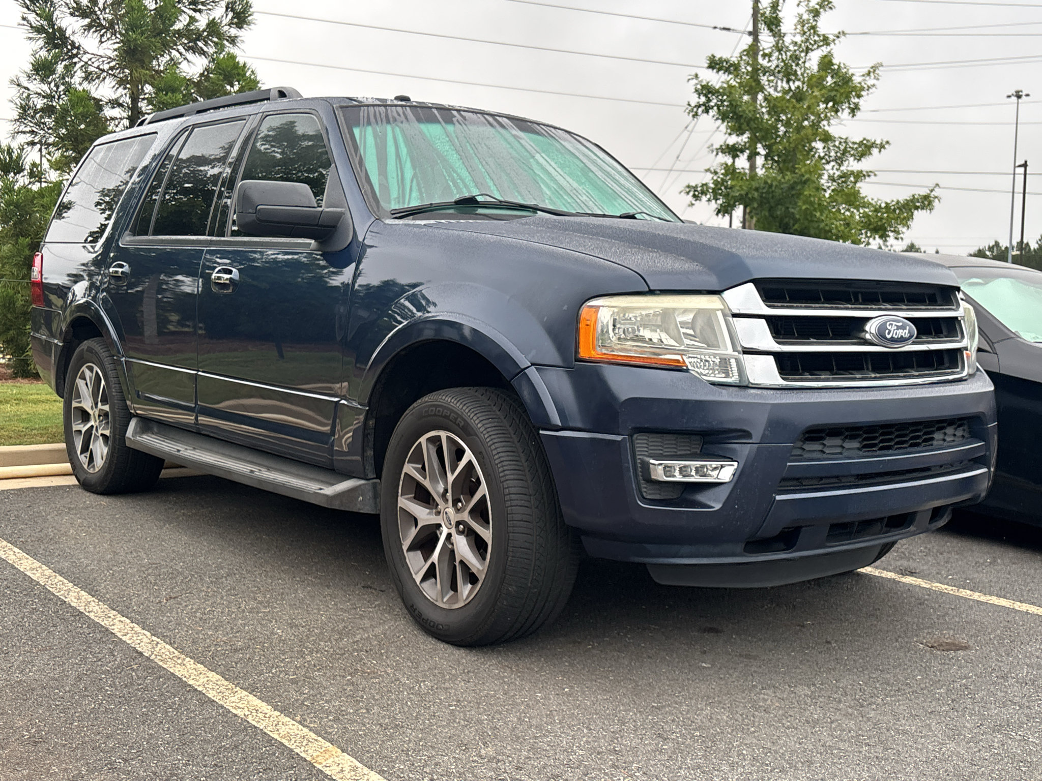 Used 2017 Ford Expedition XLT w/ Equipment Group 202A RWD image 3