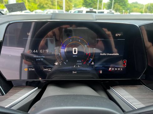 New 2026 Chevrolet Suburban Premier w/ Sun And Tow Package AWD/4WD image 5
