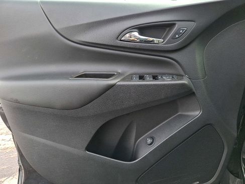 Used 2024 Chevrolet Equinox LT image 11