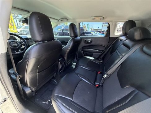 Used 2019 Jeep Compass Latitude FWD image 22