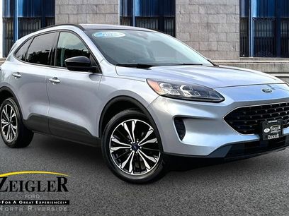 Used 2022 Ford Escape SE w/ SE Sport Appearance Package