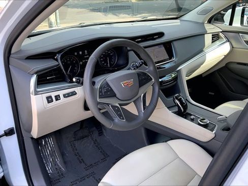 Used 2024 Cadillac XT5 Premium Luxury w/ Technology Package AWD/4WD image 14