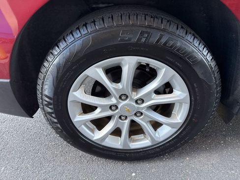 Used 2018 Chevrolet Equinox LT FWD image 13