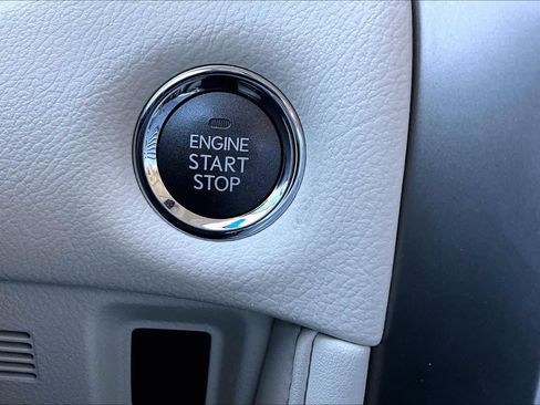 Used 2018 Lexus GX 460 Premium w/ Premium Package image 32