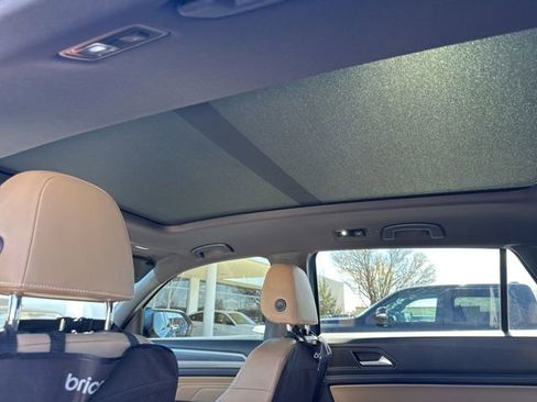 Used 2020 Volkswagen Atlas Cross Sport SEL image 16